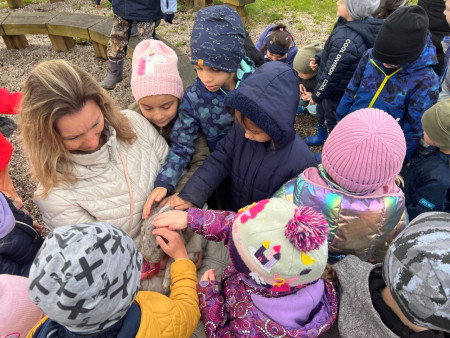 Na zahradu nám přijel traktor